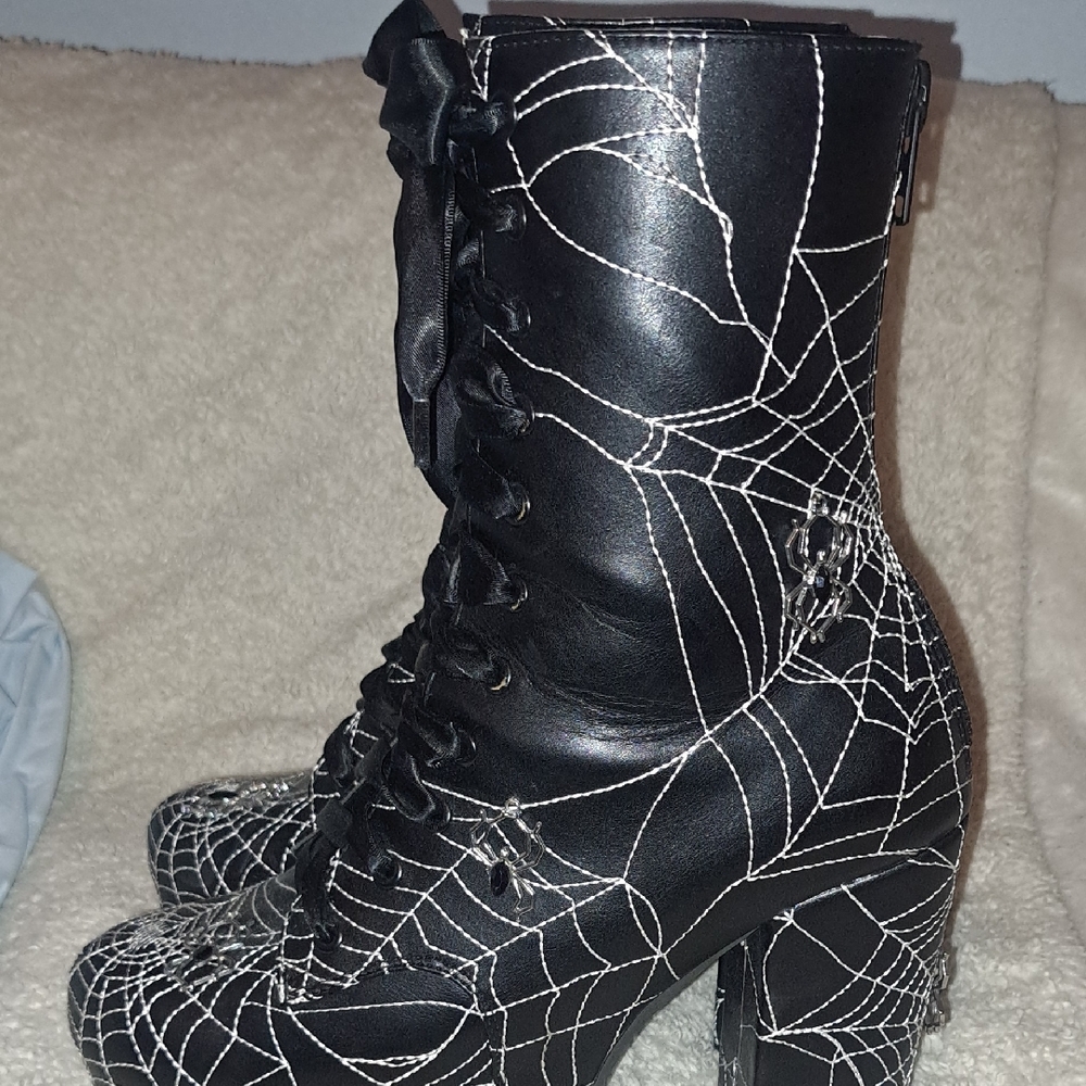 Elegant Black Spider Web Lace-Up Boots - Picture 3 of 6
